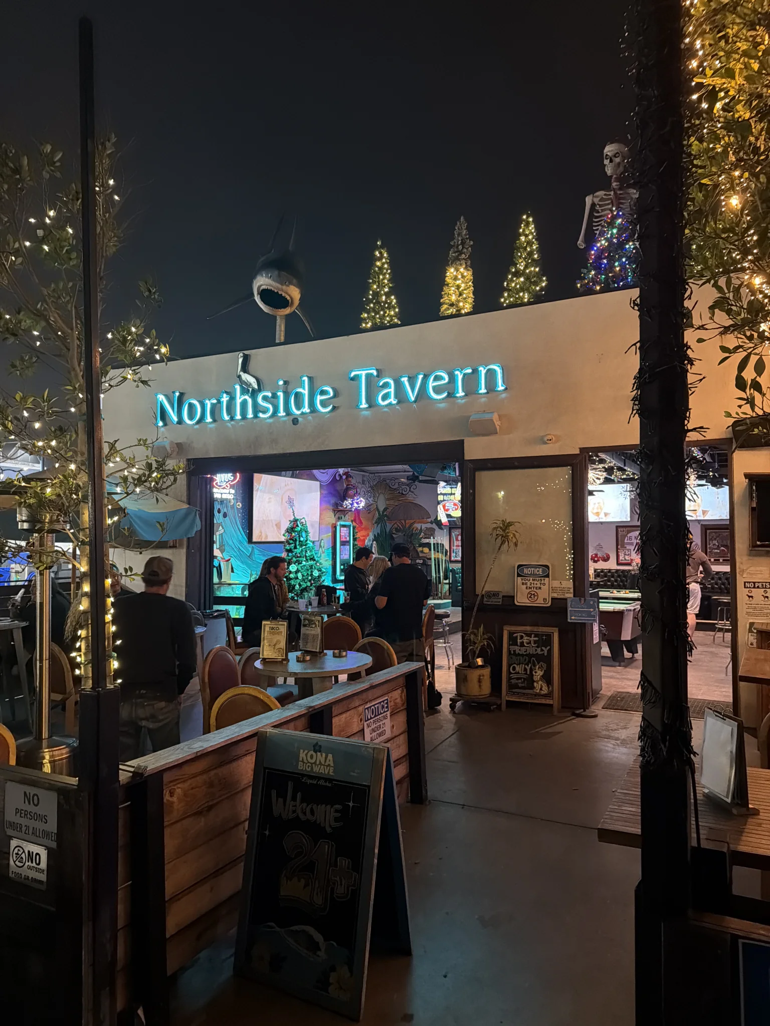 Northside Tavern happy hour in Ocean Beach, San Diego