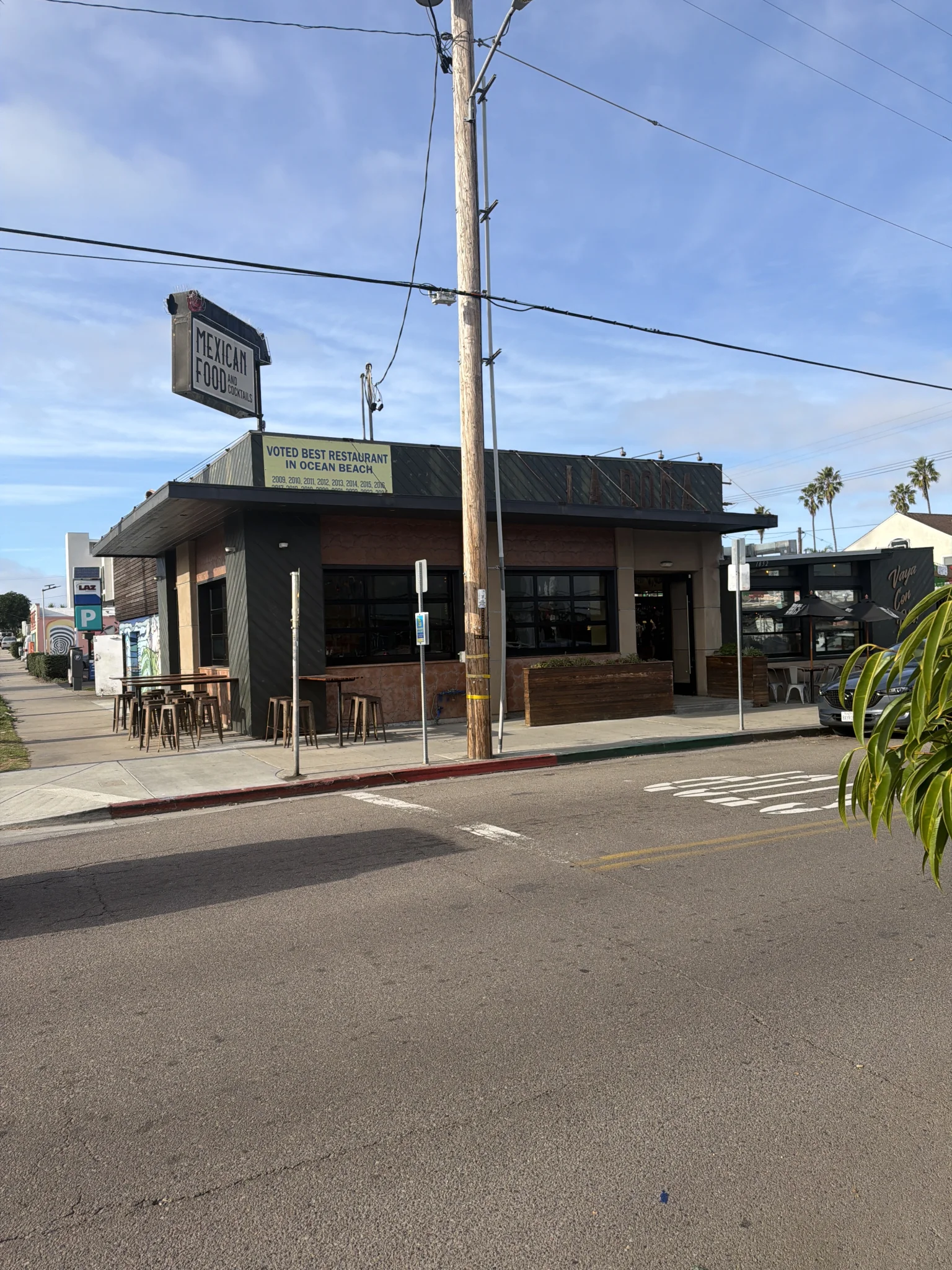 La doñas océan beach happy hour in Ocean Beach, San Diego