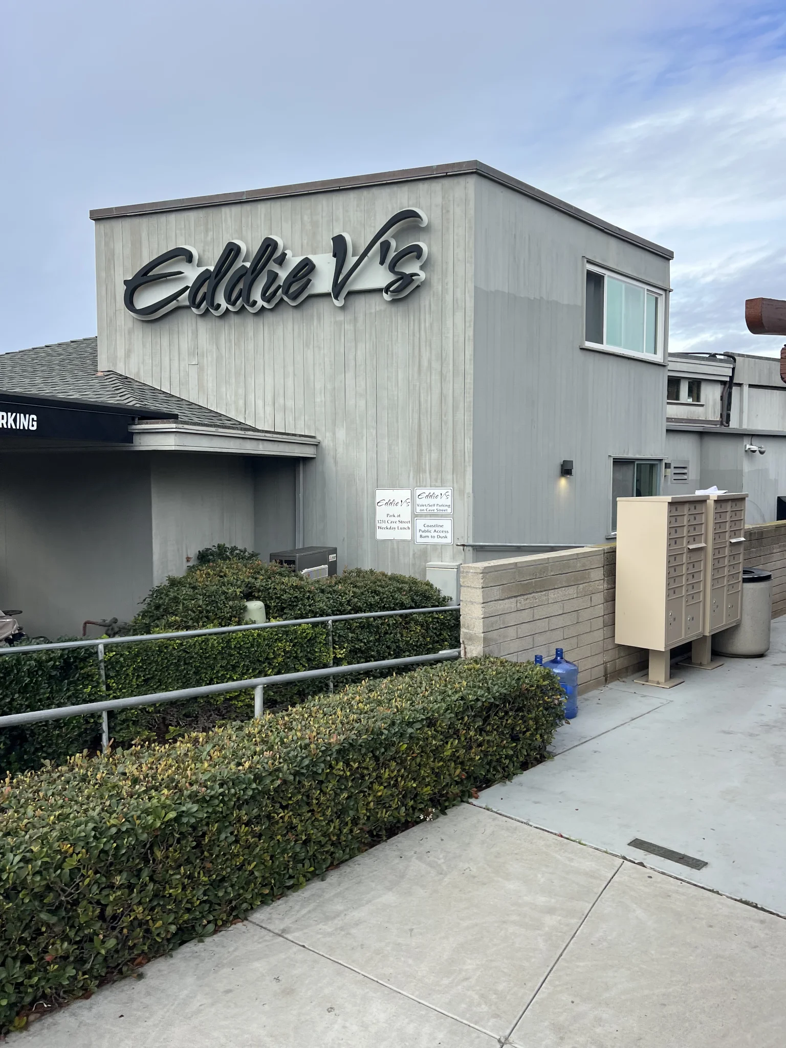 Eddie V's Prime Seafood happy hour in La Jolla, San Diego