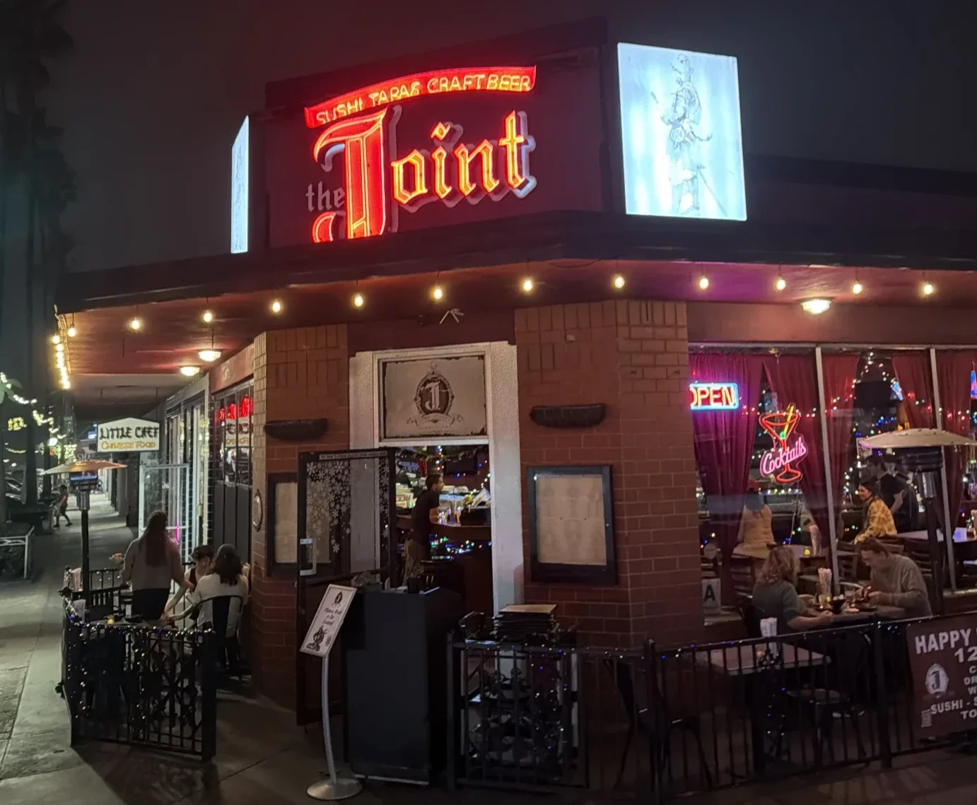 The Joint happy hour in Ocean Beach, San Diego