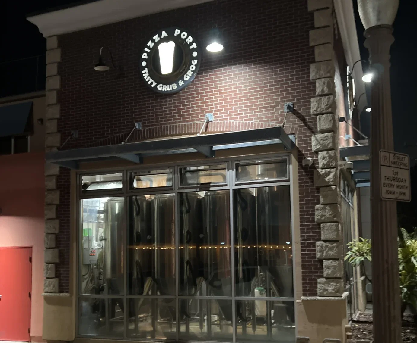 Pizza Port OB happy hour in Ocean Beach, San Diego