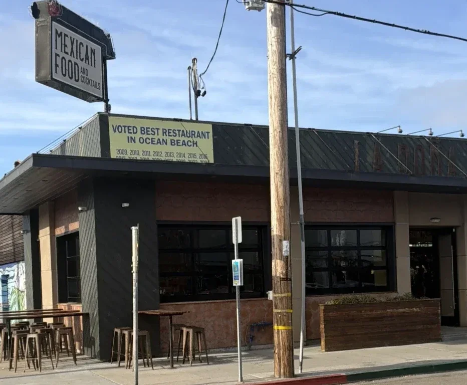 La doñas océan beach happy hour in Ocean Beach, San Diego