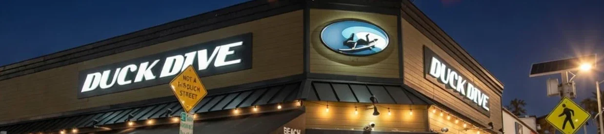 Duck Dive happy hour in Pacific Beach, San Diego