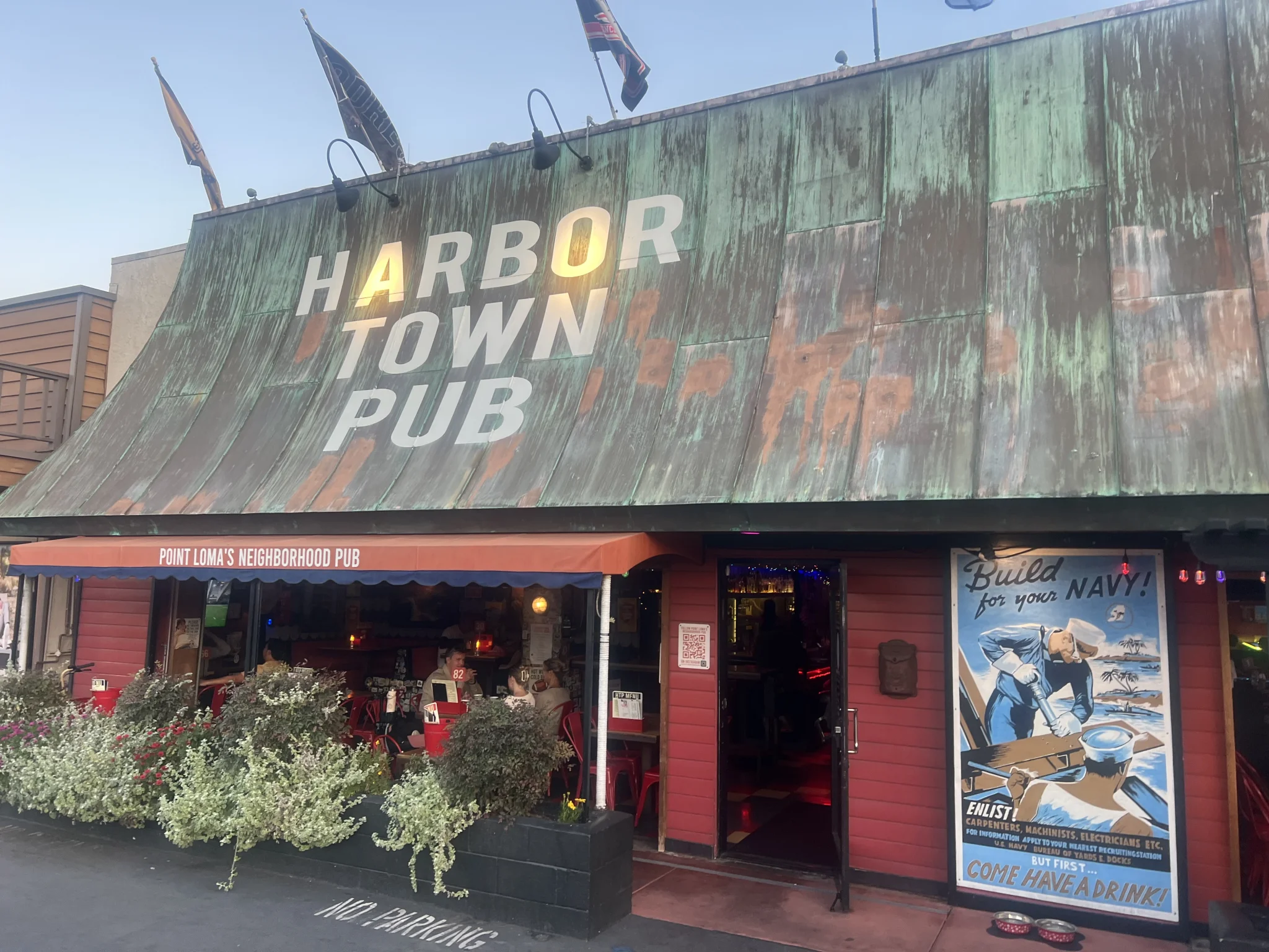 Harbor Town Pub - Happy Hour in Point Loma