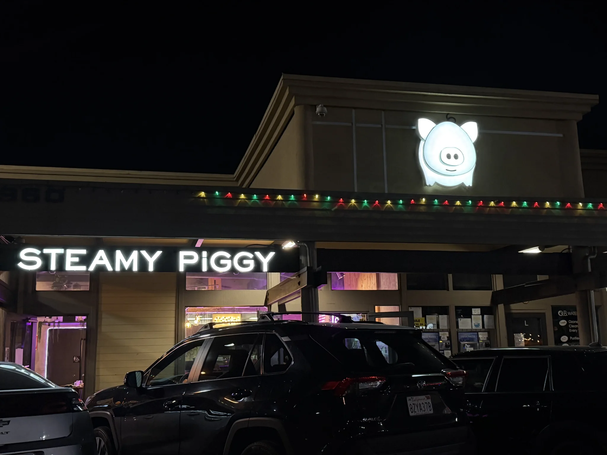 Steamy Piggy Point Loma - Happy Hour in point loma heights