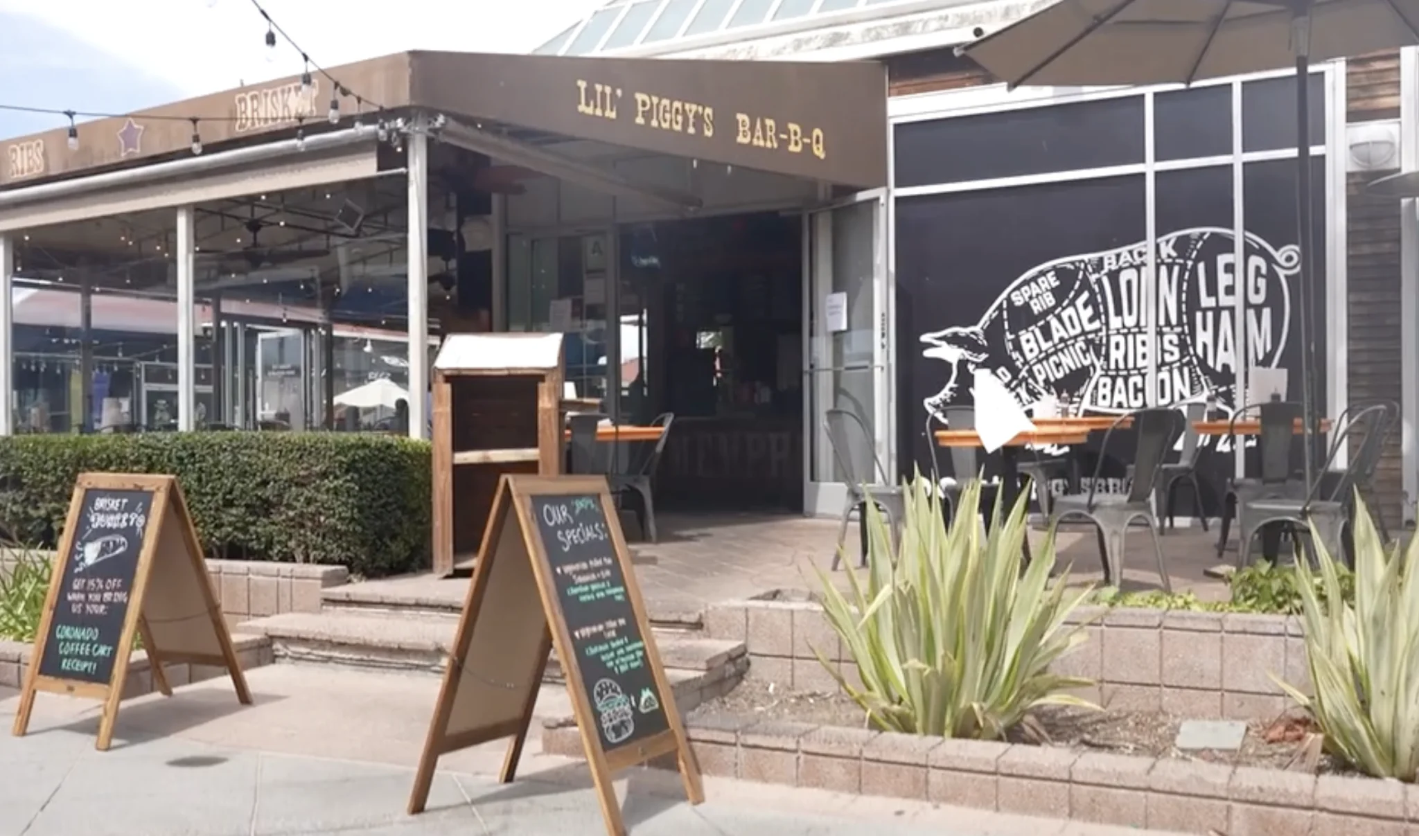 Lil Piggy's Bar-B-Q - Happy Hour